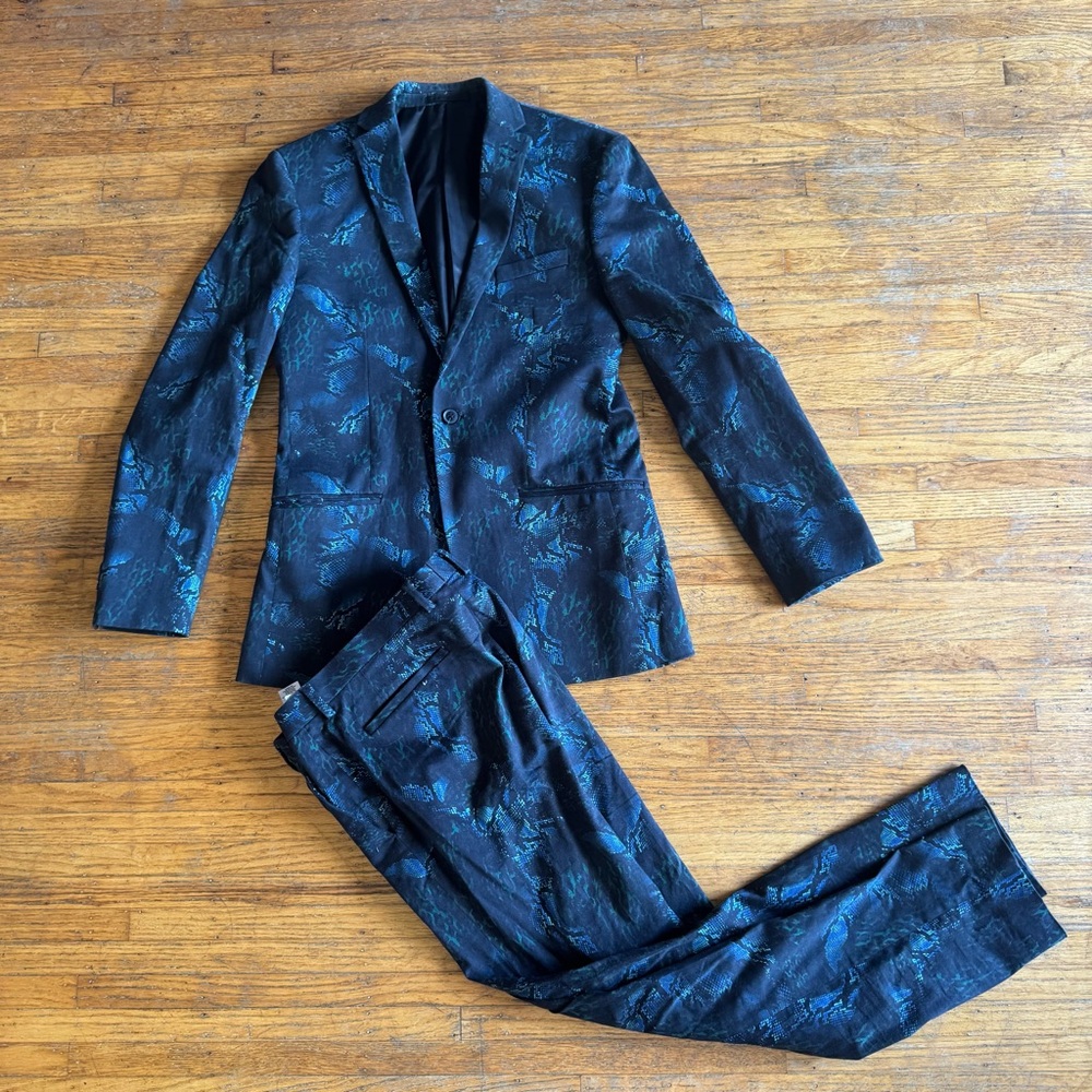 TOPMAN SNAKE PRINT SUIT